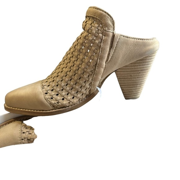 NIB Diba True Beige Mini Mee Leather Perforated Heeled Mule - Picture 4 of 11